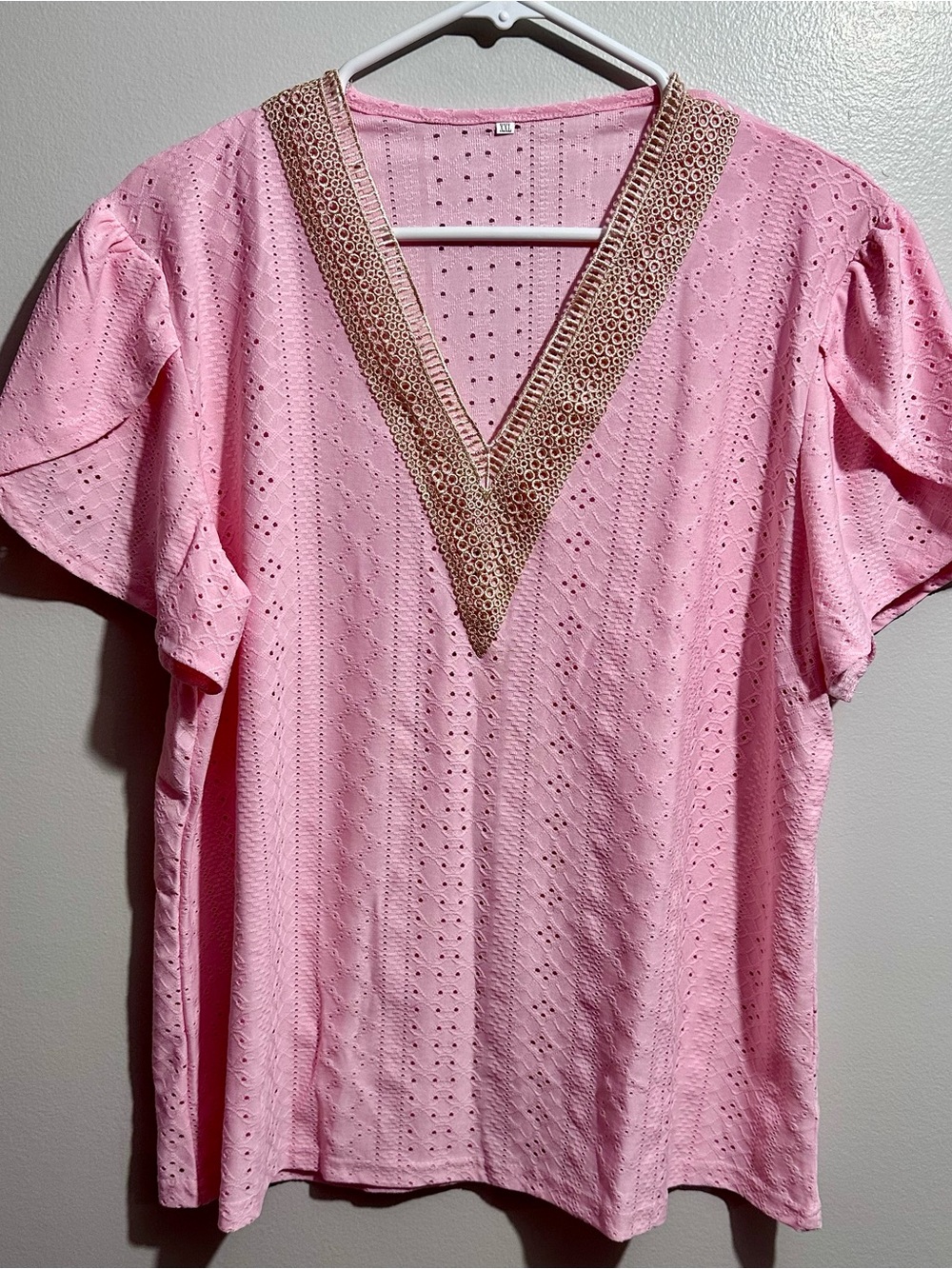 Pink Eyelet V-Neck Women's Top with Decorative Trim Size XXL (78)
